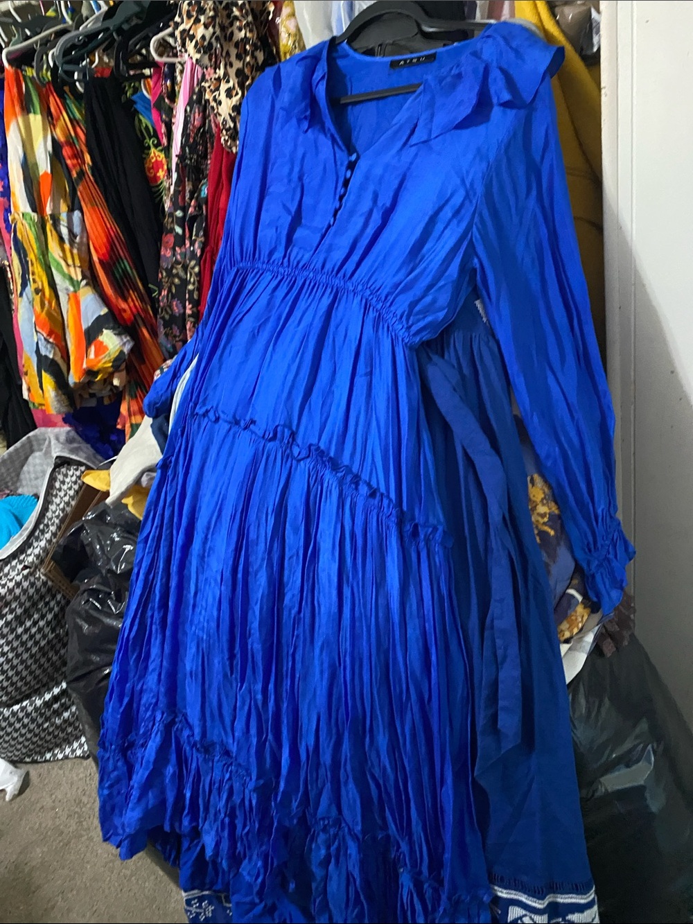 Women’s Blue Tiered Long-Sleeve Midi Dress